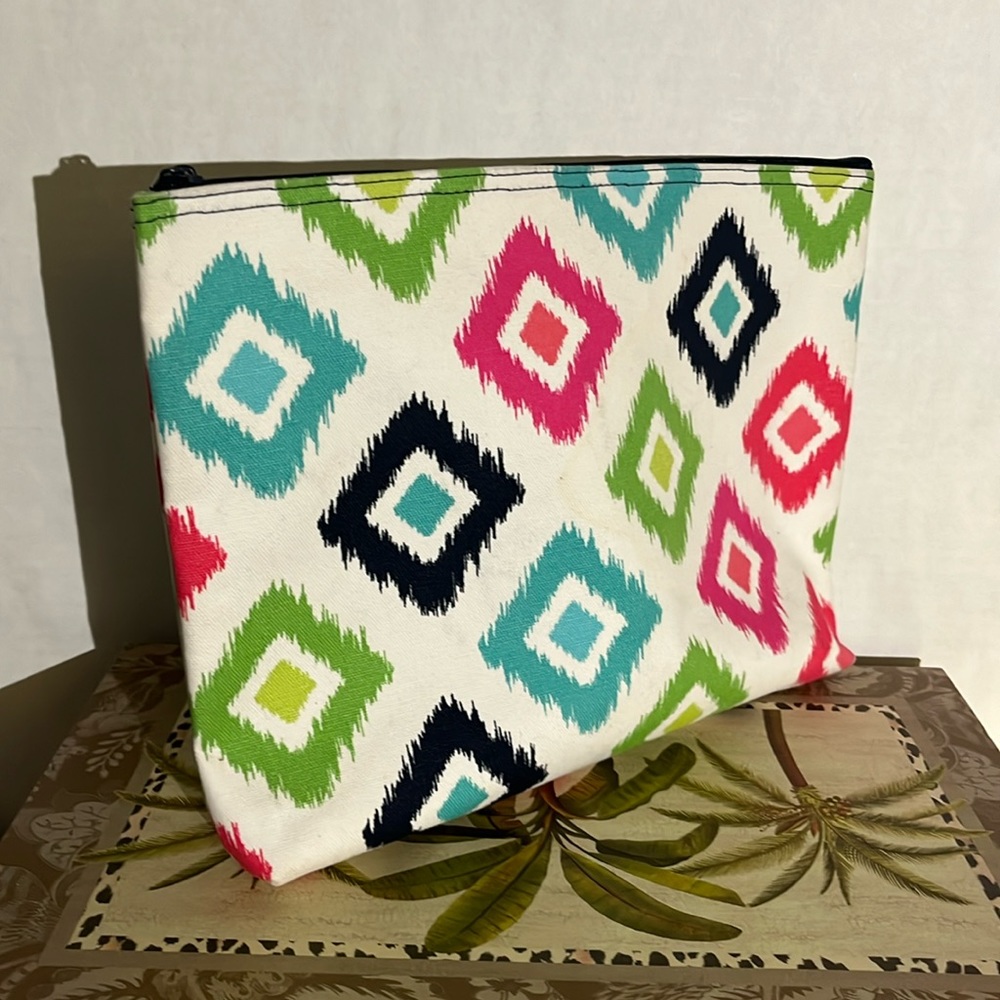 Thirty-One Zippered Pouch